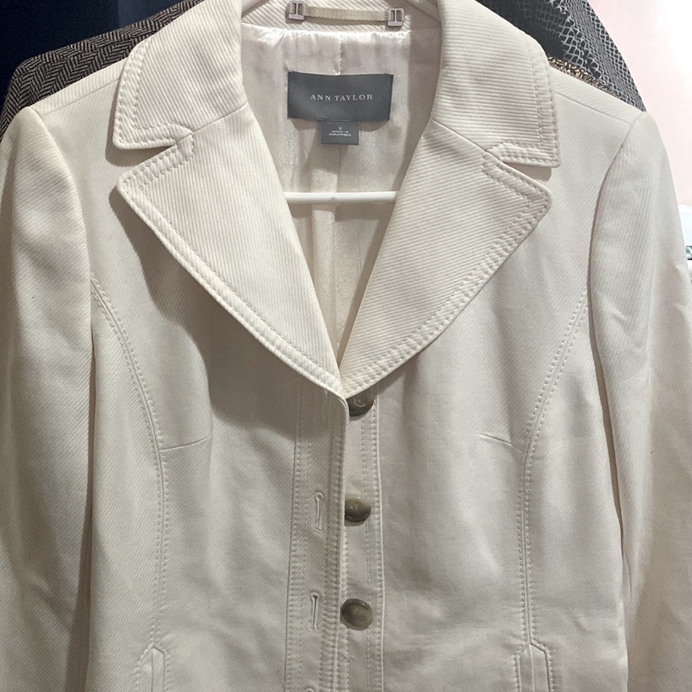 ANN TAYLOR DENIM WHITE COAT
